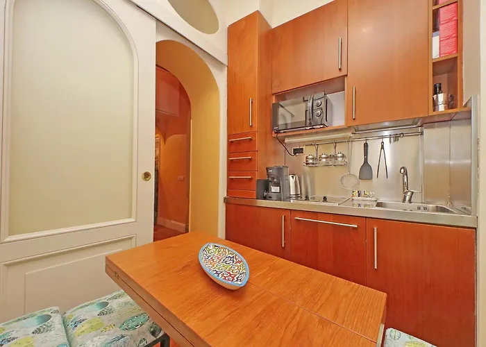 Pantheon Luxury 公寓