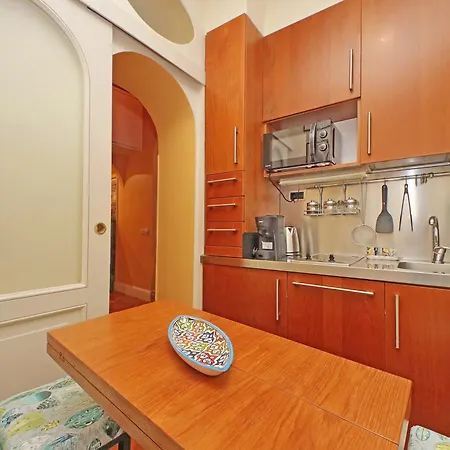 Pantheon Luxury דירה